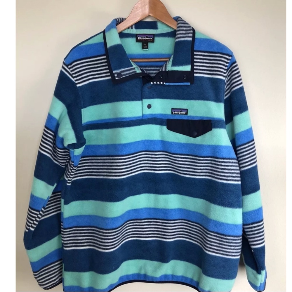 Patagonia Pulloever with Stripes - Picture 2 of 6
